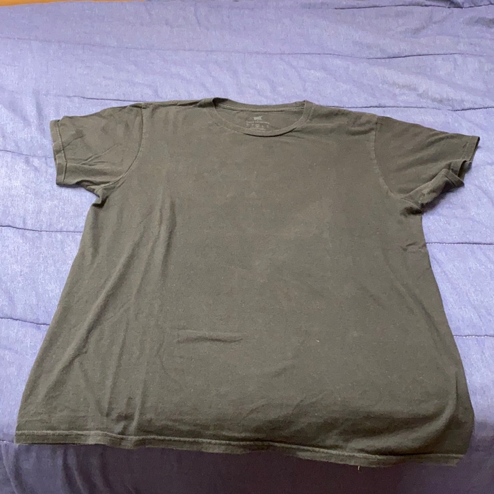 Hanes x Urban Outfitters plain black tshirt. Med